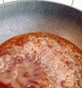 买的猪肉皮是红色的正常吗
