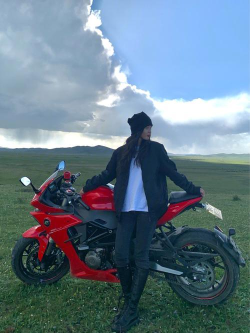 狂飙飙车党机车女孩谁演的