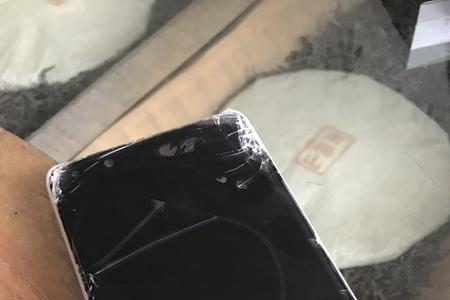 为什么每次换屏幕都会碎
