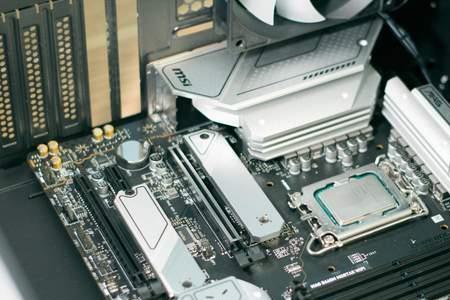 b660主板能上40系显卡吗