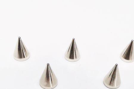 圆锥的尖端叫什么