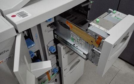 理光5503纸盒合上后会发出响声