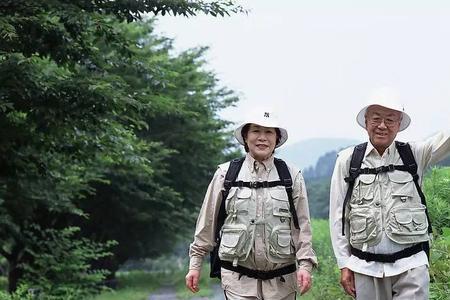 被老人要你的衣服想要回来