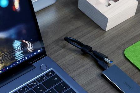 matebook14如何连接移动硬盘