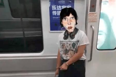 可不可以拿黑板上地铁