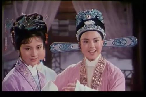 五女拜寿何赛飞饰演谁