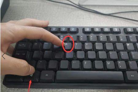 win10突然死机键盘无反应