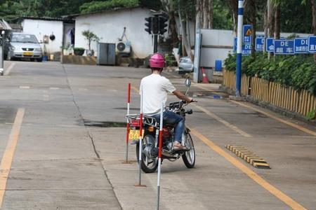 摩托车模拟考试能模拟几次