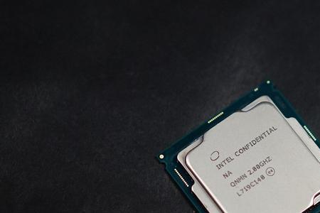 i5-7400可以装32位win7吗