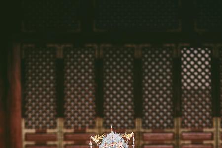 什么动物身穿霞帔越千山
