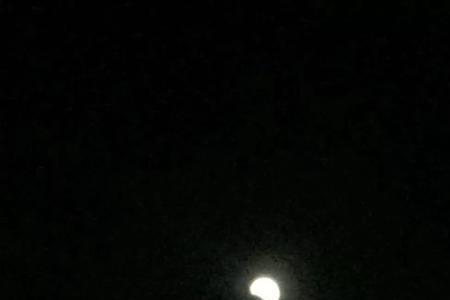 红月亮为什么不能直视