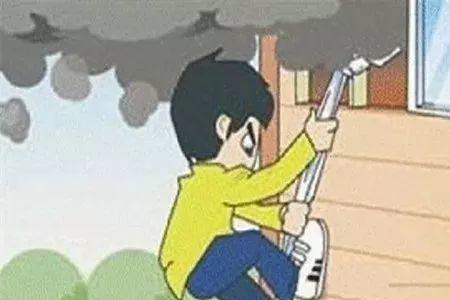 有护栏着火怎么逃生