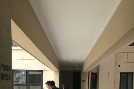 有连廊的中户21层房子里面暗不