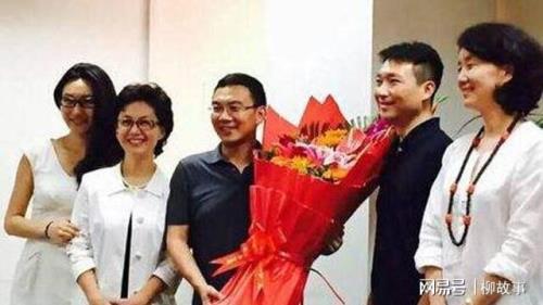 康辉爱人