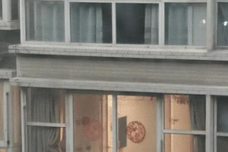 洗澡不拉窗帘邻居报警怎么办