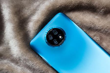 红米note115g版单扬声器吗