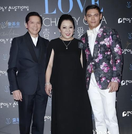 萧敬腾是向华强亲儿子吗
