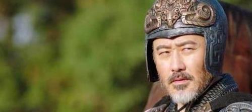 何必地中余故物魏公诸子分衣裘