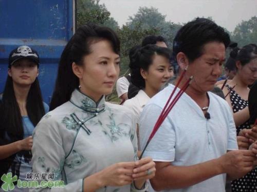 绞杀1943大佐吻戏
