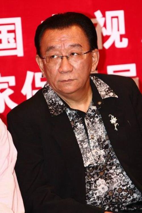 侯耀文为谢东什么被叫三叔