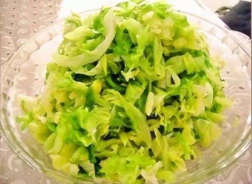 凉拌尖椒茴子白的做法