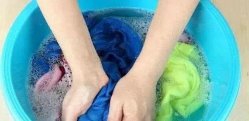 干洗是怎么洗衣服的
