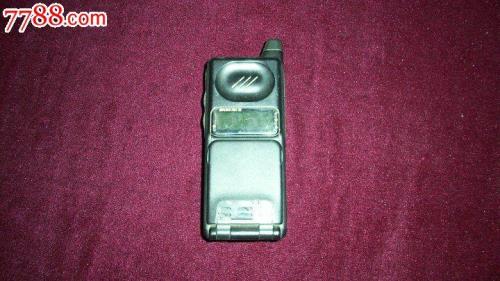 唐尘用的翻盖手机是摩托罗拉吗