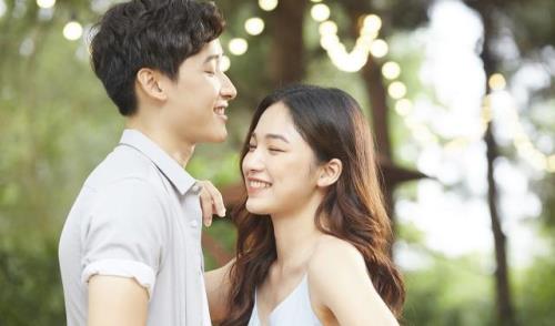 两性之间女方看男方什么