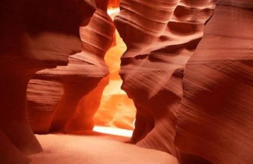 叹为观止与惊叹不已的用法区别