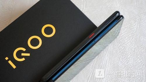 iqoo9屏占比多少
