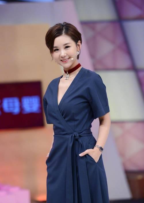 李小萌为啥英语那么好