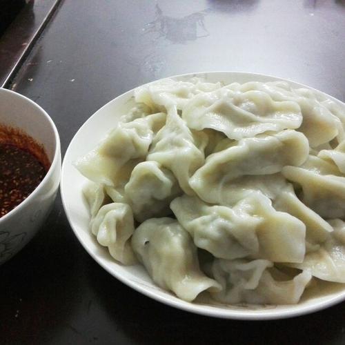 包菜猪肉饺子家常做法全过程