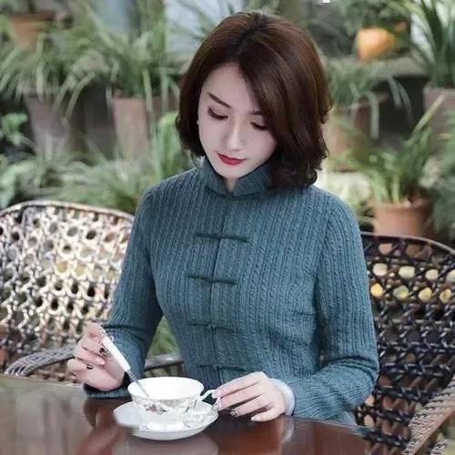 中年女人加男人的微信啥意思