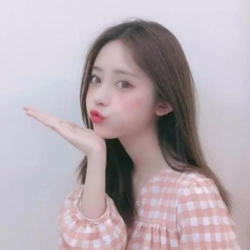 女生半夜换微信头像什么意思