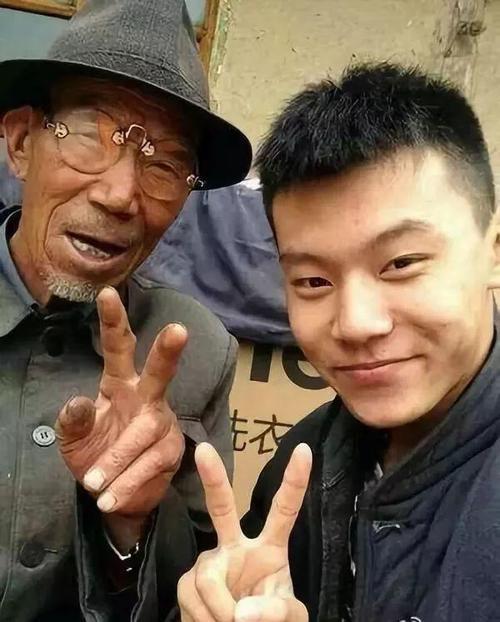 好兄弟爷爷过世了怎么安慰