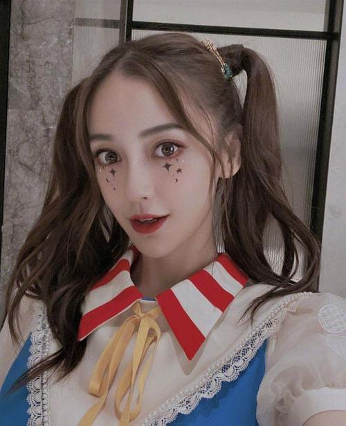 古灵精怪的女生是什么样的