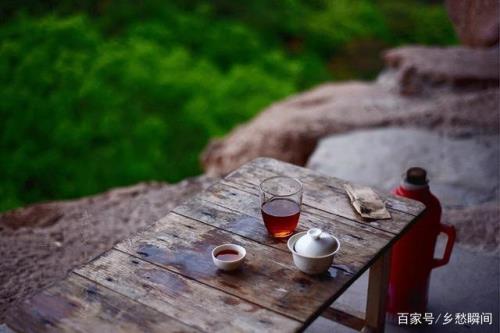 世间万千风华不及我一隅清欢