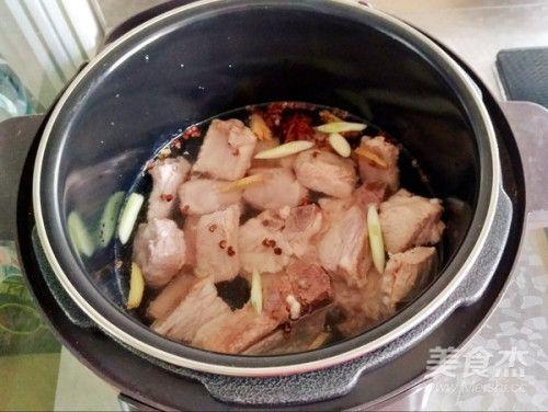 炖排骨应该放哪些大料