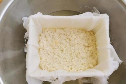 石膏内酯和卤水哪个好吃