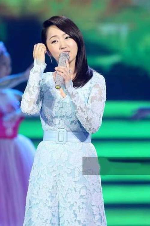 杨钰莹多少岁了