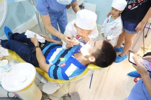 怎样劝父母带我看牙医