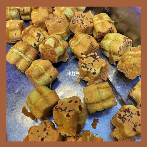 为什么梅花小蛋糕一面不鼓