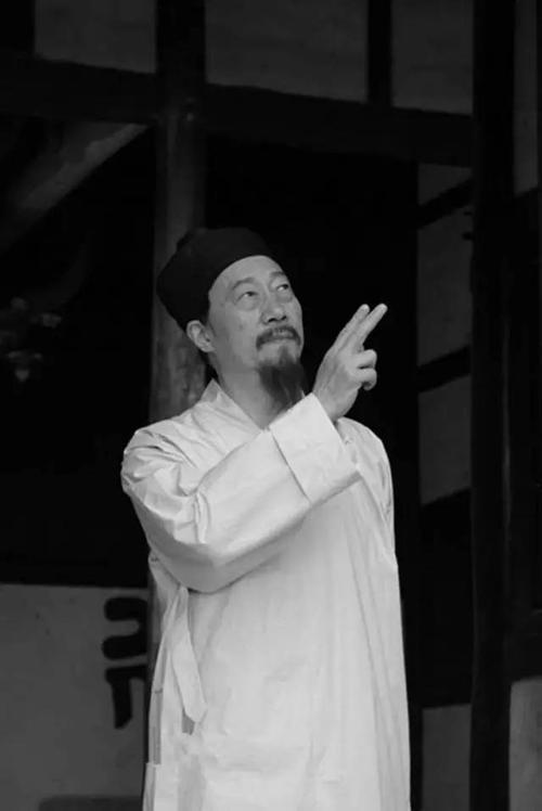 精不足思欲气不足思食下一句