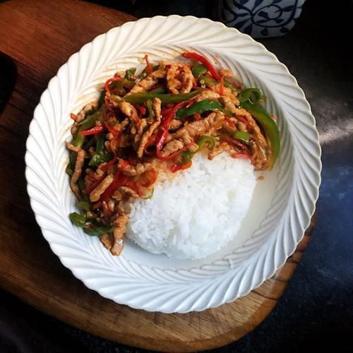 如何做肉丝盖浇饭