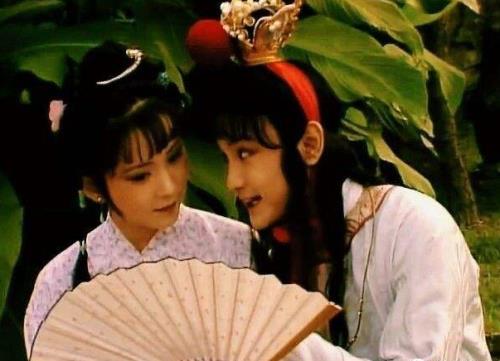 红楼梦里袭人和妙玉的扮演者