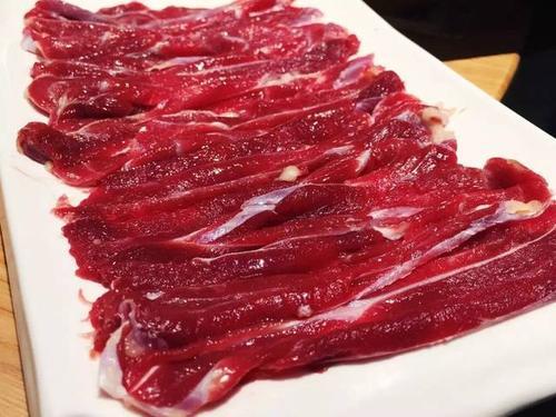 牛板腱是哪个位置