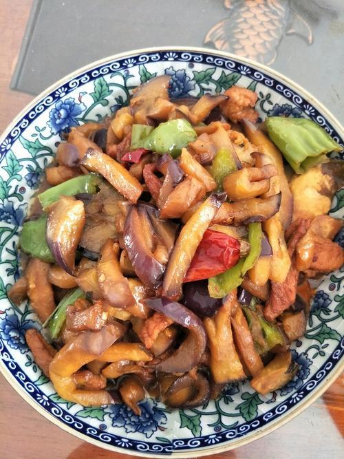 怎样炒圆茄子炒肉