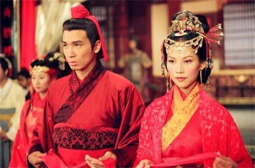 洛神马浚伟和谁结婚了