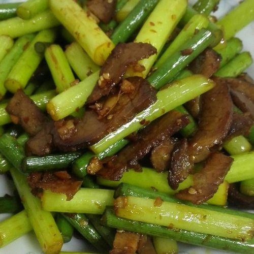 蒜苔炒五花肉王刚