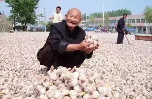 拔大蒜是啥意思